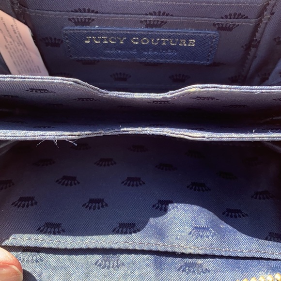 Juicy couture beautiful zip around wristlet - Picture 6 of 7
